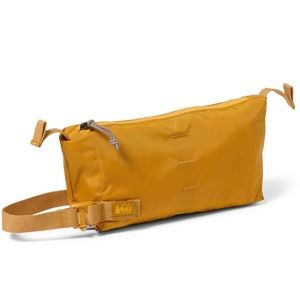 NWOT REI Small Co-op Travel Kit in Rustic Gold